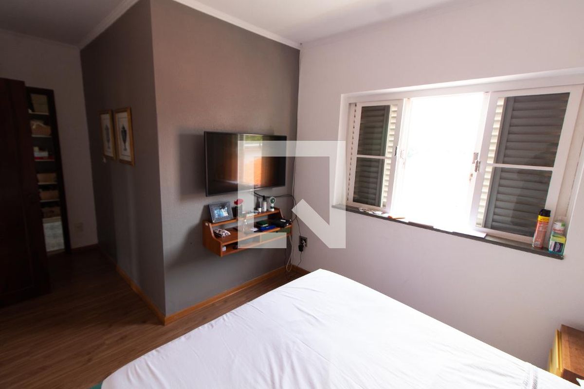 Casa à Venda - Jardim Santana, 5 Quartos,  450 m2 em , Campinas - sp | SoloBR