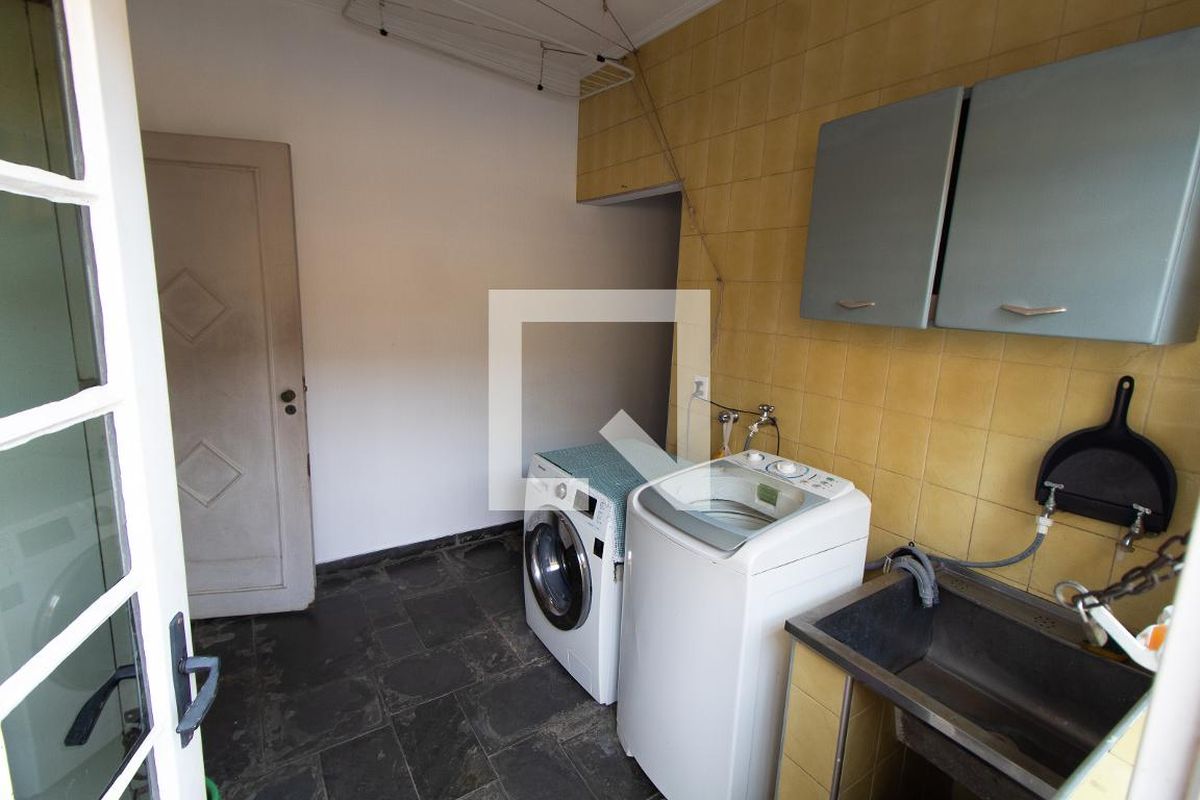 Casa à Venda - Jardim Santana, 5 Quartos,  450 m2 em , Campinas - sp | SoloBR