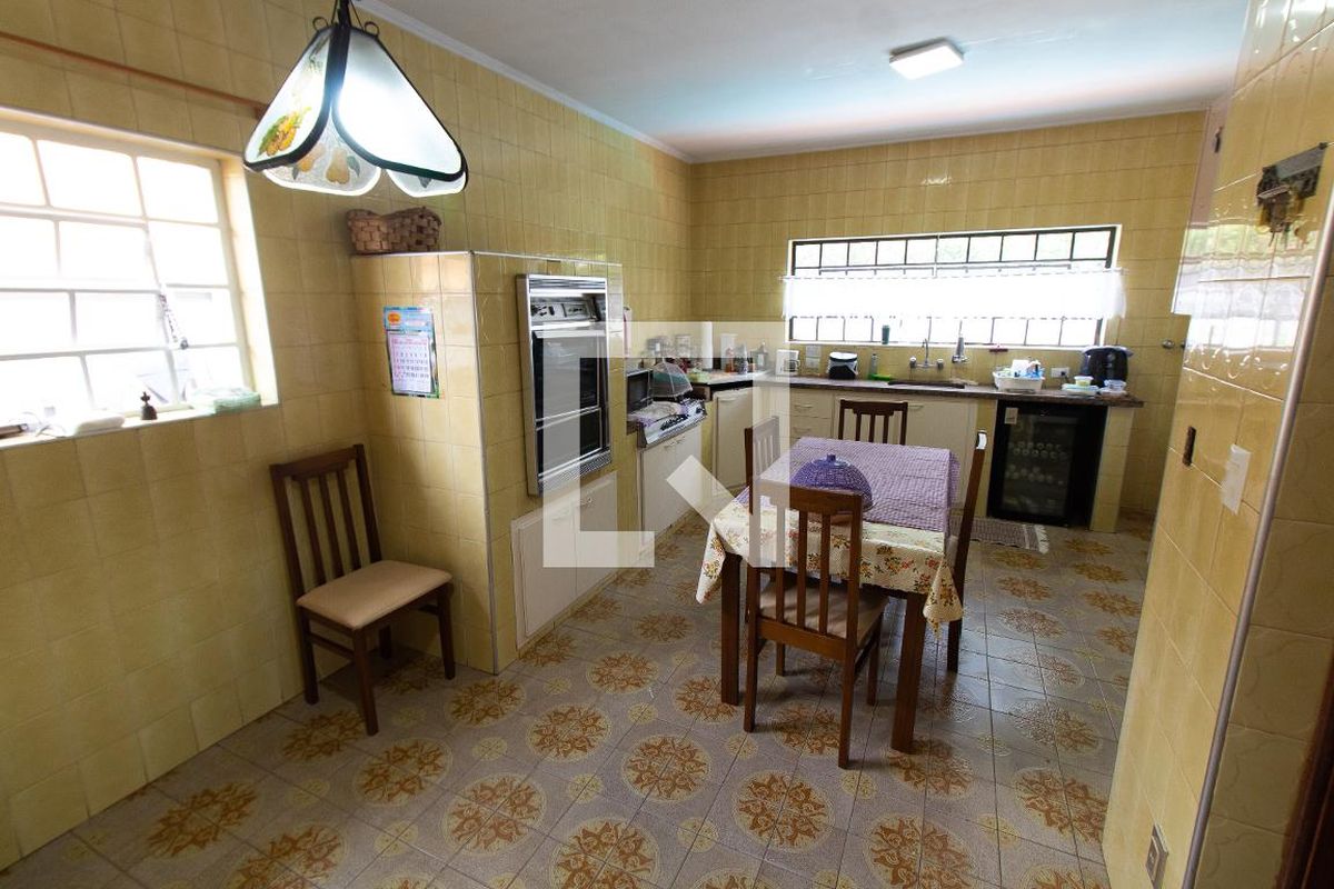 Casa à Venda - Jardim Santana, 5 Quartos,  450 m2 em , Campinas - sp | SoloBR