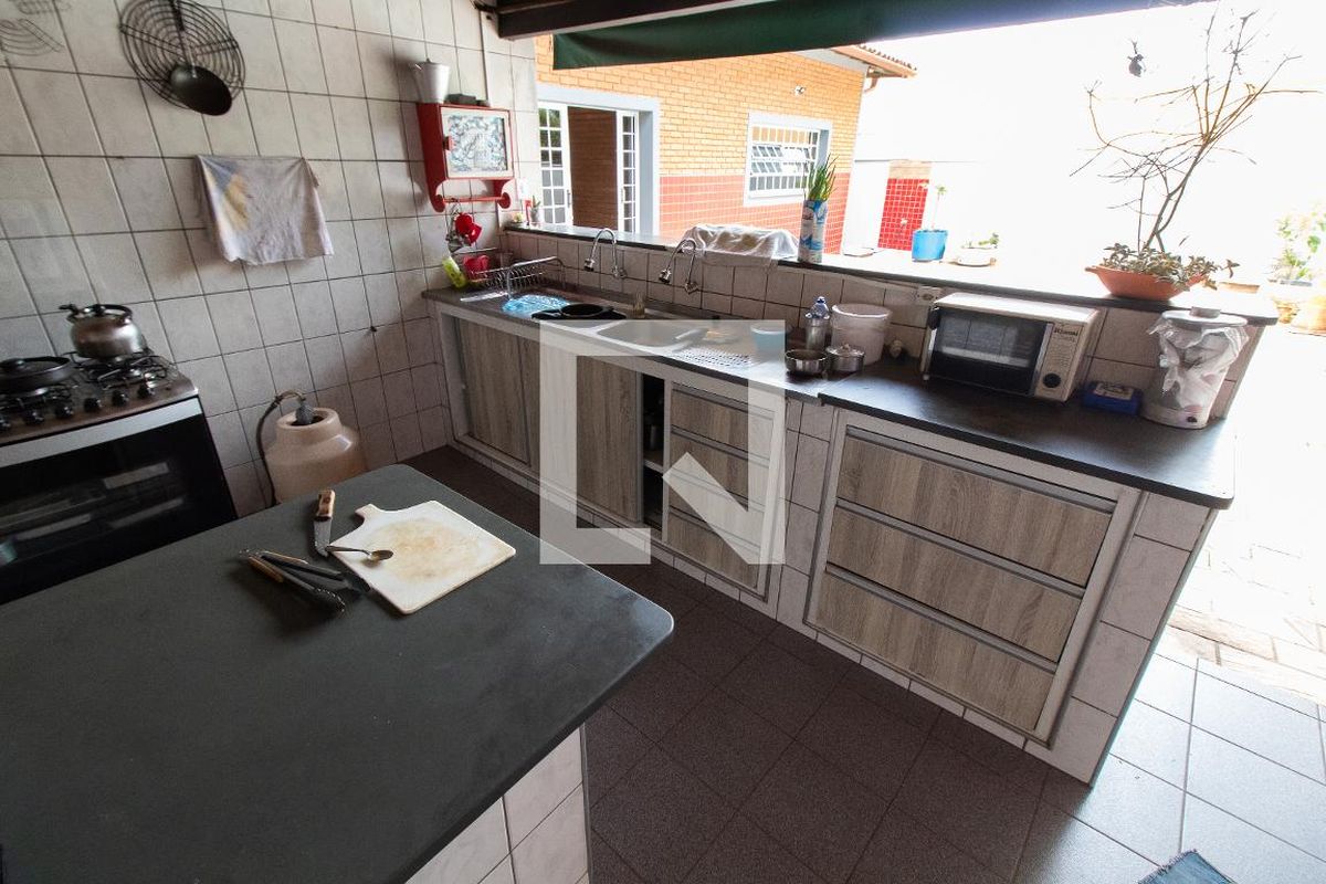 Casa à Venda - Jardim Santana, 5 Quartos,  450 m2 em , Campinas - sp | SoloBR