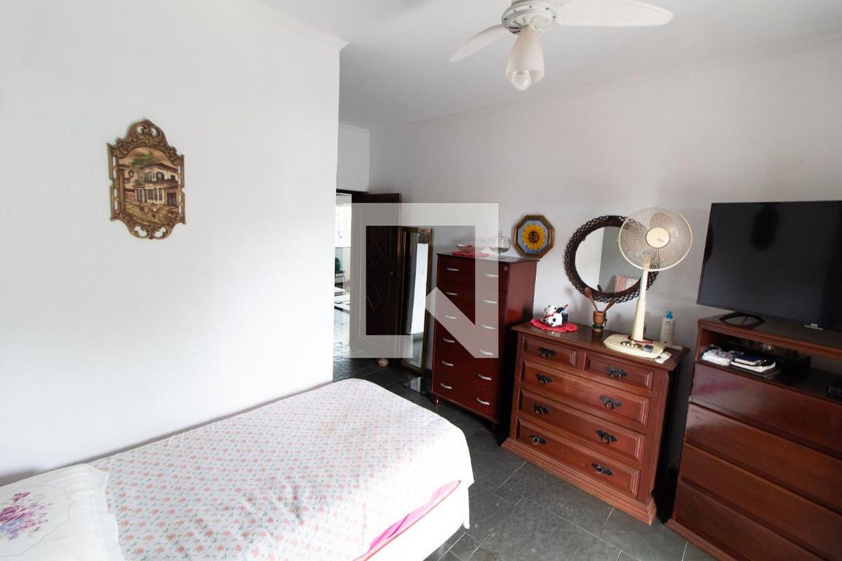Casa à Venda - Jardim Santana, 5 Quartos,  450 m2 em , Campinas - sp | SoloBR