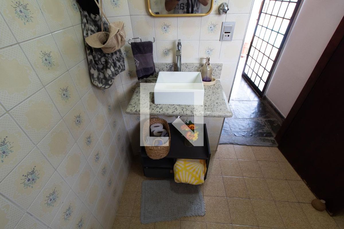 Casa à Venda - Jardim Santana, 5 Quartos,  450 m2 em , Campinas - sp | SoloBR