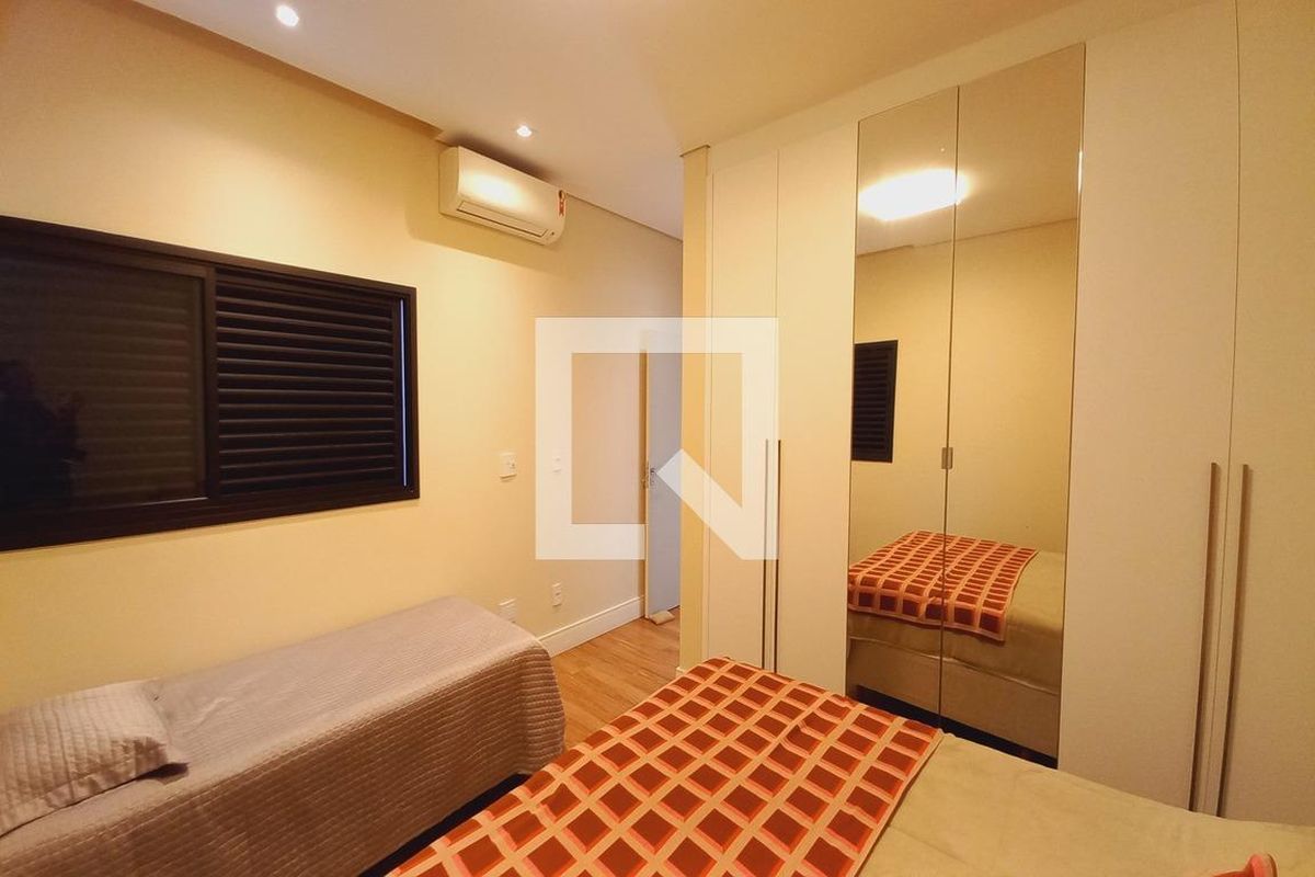 Casa à Venda - Swiss Park, 4 Quartos,  420 m2 em , Campinas - sp | SoloBR