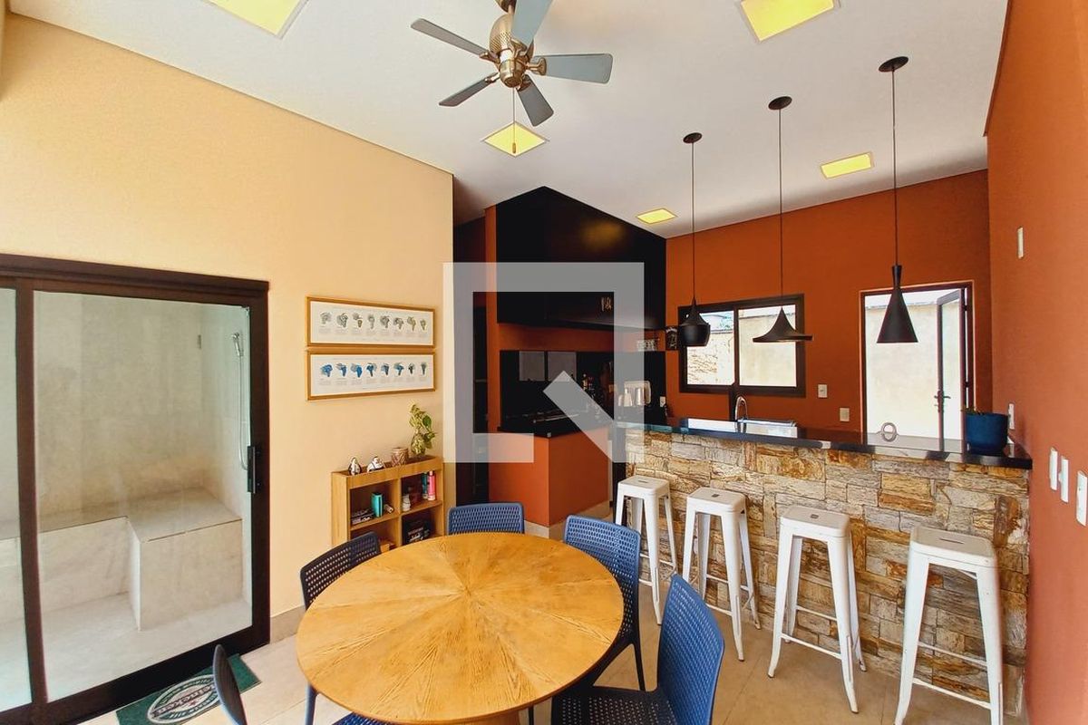 Casa à Venda - Swiss Park, 4 Quartos,  420 m2 em , Campinas - sp | SoloBR