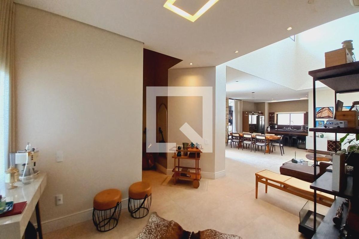 Casa à Venda - Swiss Park, 4 Quartos,  420 m2 em , Campinas - sp | SoloBR