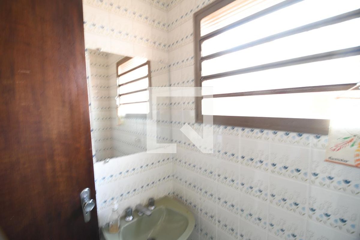 Casa à Venda - Taquaral, 3 Quartos,  177 m2 em , Campinas - sp | SoloBR