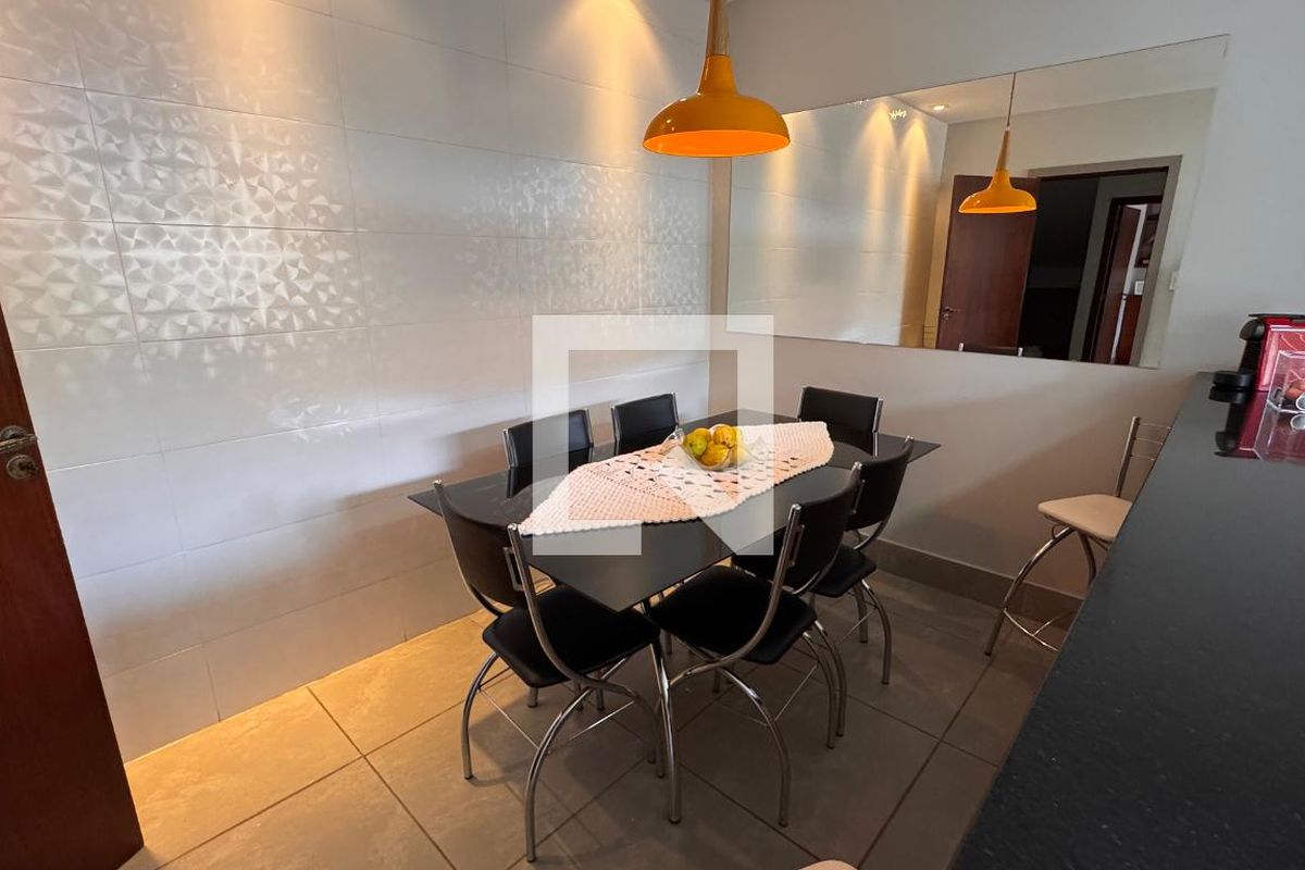 Casa à Venda - Parque Prado, 4 Quartos,  224 m2 em , Campinas - sp | SoloBR