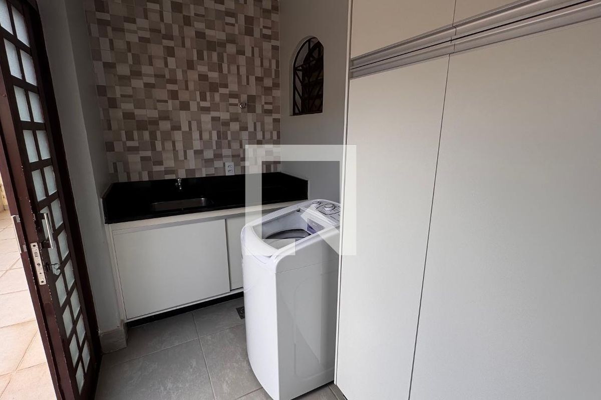 Casa à Venda - Parque Prado, 4 Quartos,  224 m2 em , Campinas - sp | SoloBR
