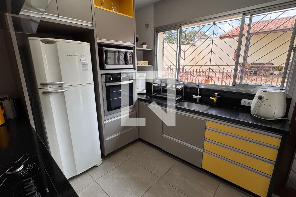 Casa à Venda - Parque Prado, 4 Quartos,  224 m2 em , Campinas - sp | SoloBR
