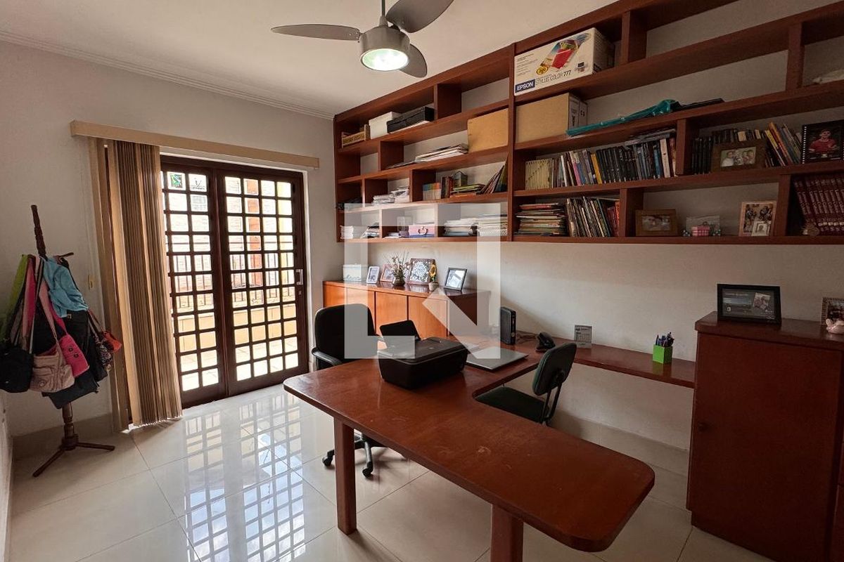 Casa à Venda - Parque Prado, 4 Quartos,  224 m2 em , Campinas - sp | SoloBR