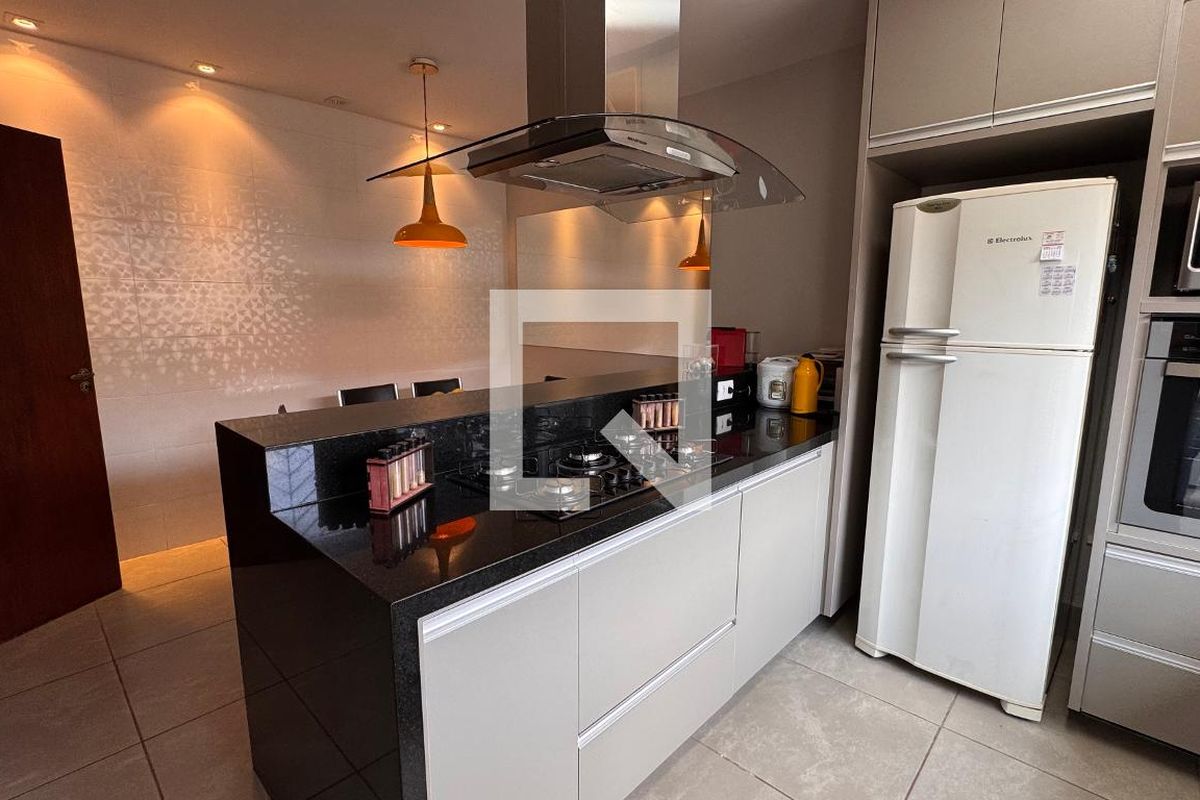 Casa à Venda - Parque Prado, 4 Quartos,  224 m2 em , Campinas - sp | SoloBR