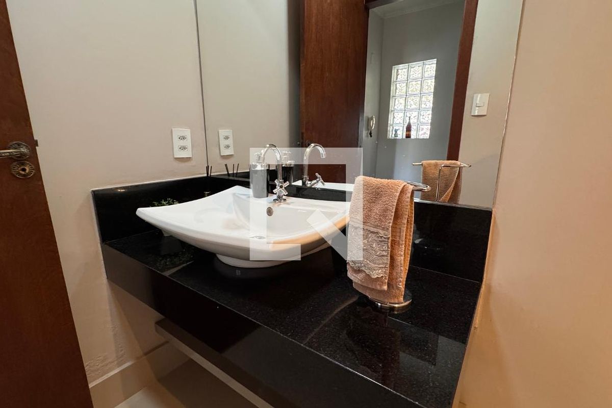 Casa à Venda - Parque Prado, 4 Quartos,  224 m2 em , Campinas - sp | SoloBR