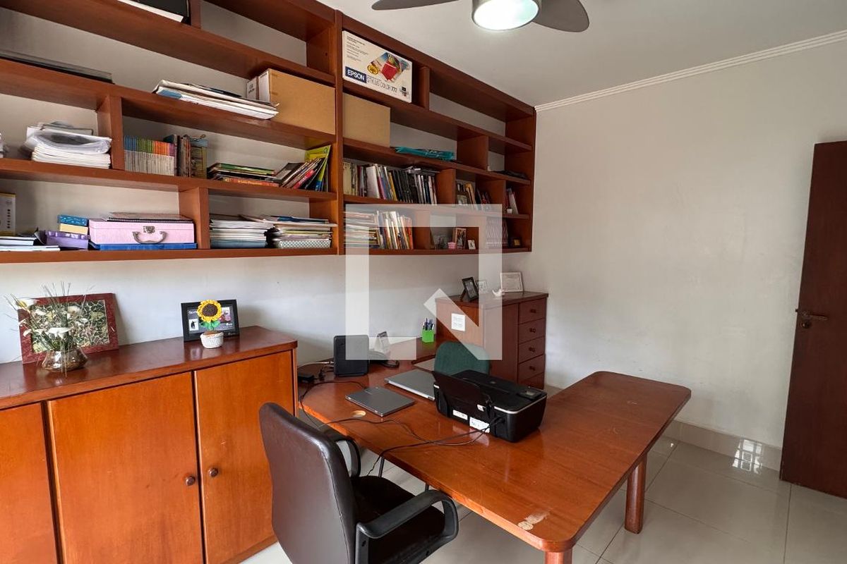 Casa à Venda - Parque Prado, 4 Quartos,  224 m2 em , Campinas - sp | SoloBR