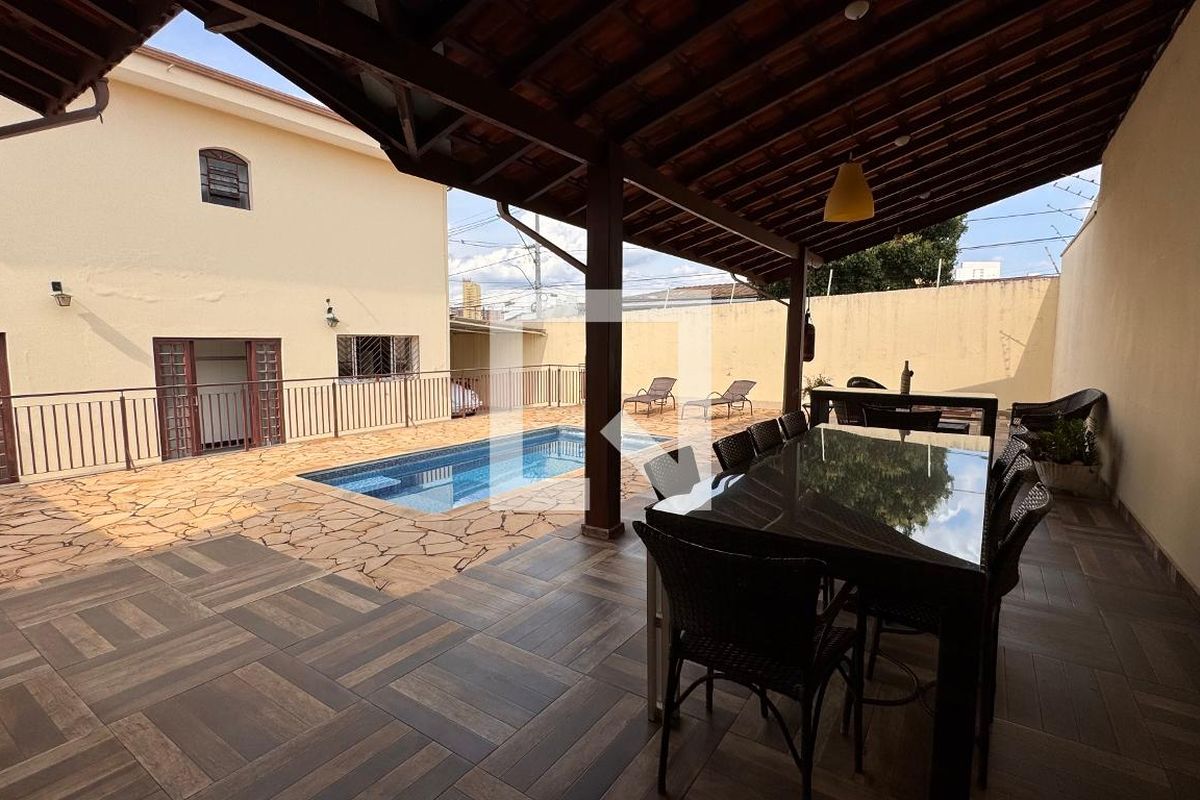 Casa à Venda - Parque Prado, 4 Quartos,  224 m2 em , Campinas - sp | SoloBR