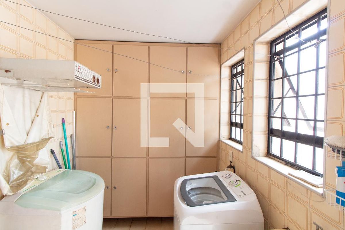 Casa à Venda - Nova Campinas, 4 Quartos,  278 m2 em , Campinas - sp | SoloBR