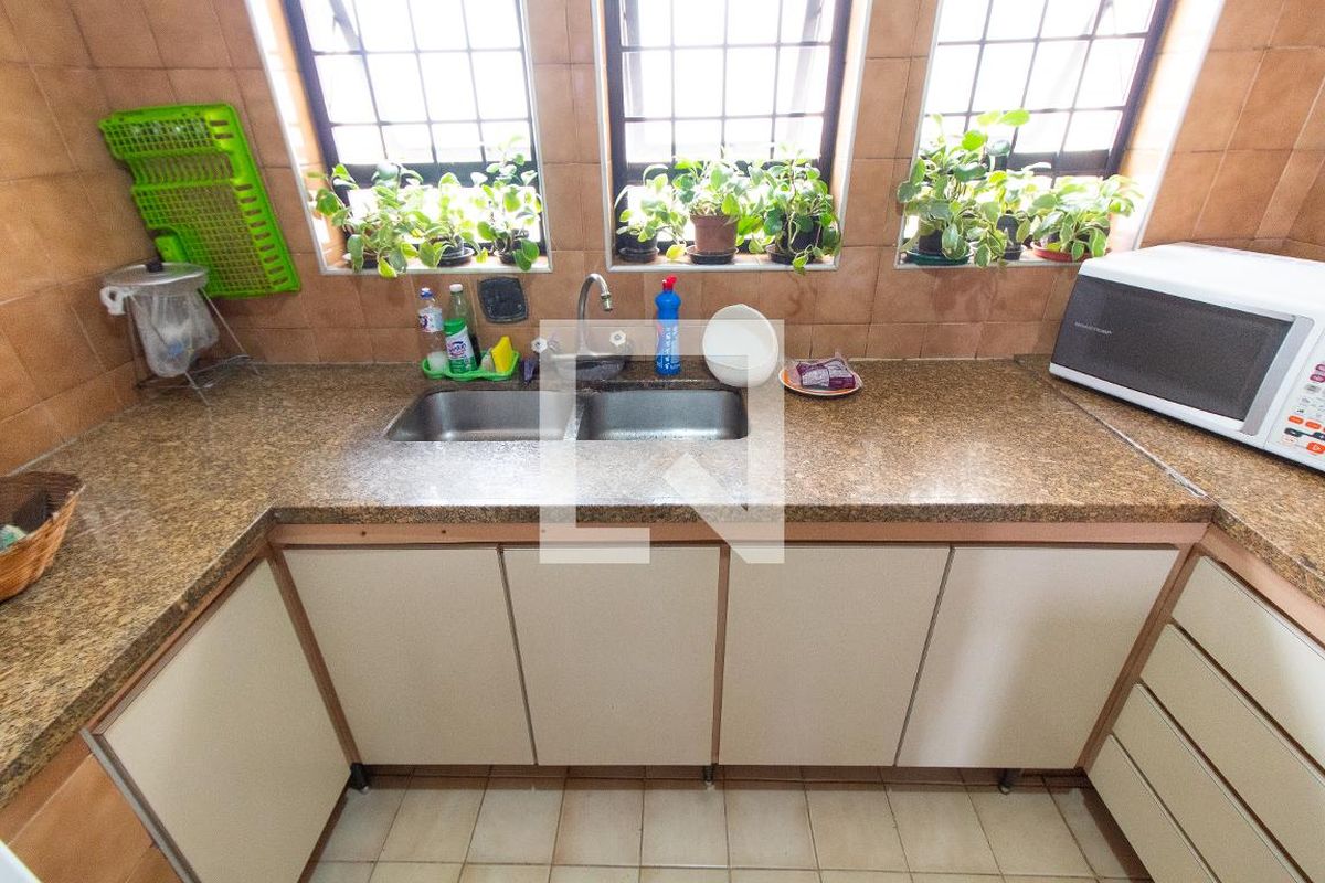 Casa à Venda - Nova Campinas, 4 Quartos,  278 m2 em , Campinas - sp | SoloBR