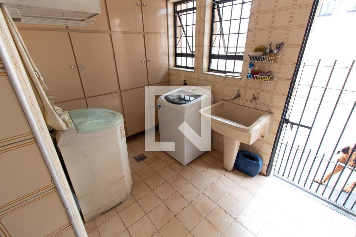 Casa à Venda - Nova Campinas, 4 Quartos,  278 m2 em , Campinas - sp | SoloBR