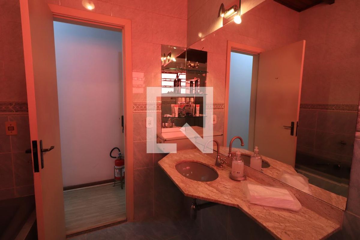 Casa, 3 quartos, 302 m² - Foto 58