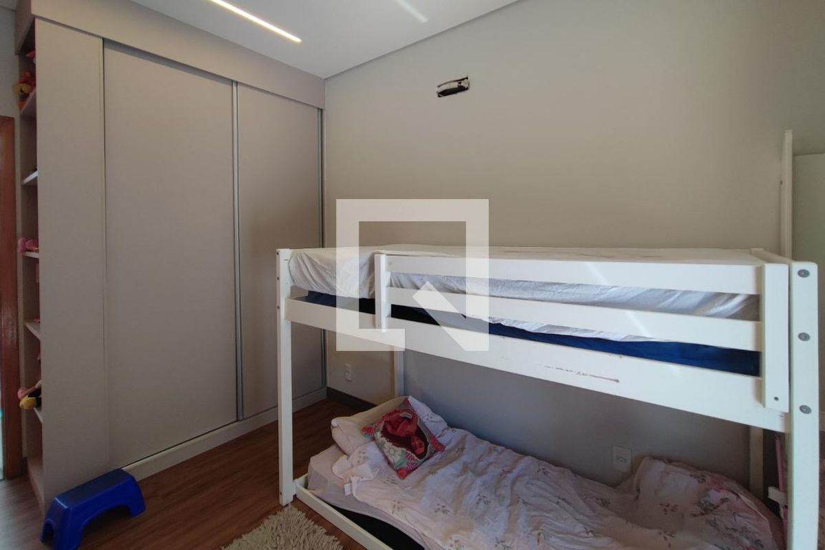Casa à Venda - Swiss Park, 4 Quartos,  302 m2 em , Campinas - sp | SoloBR