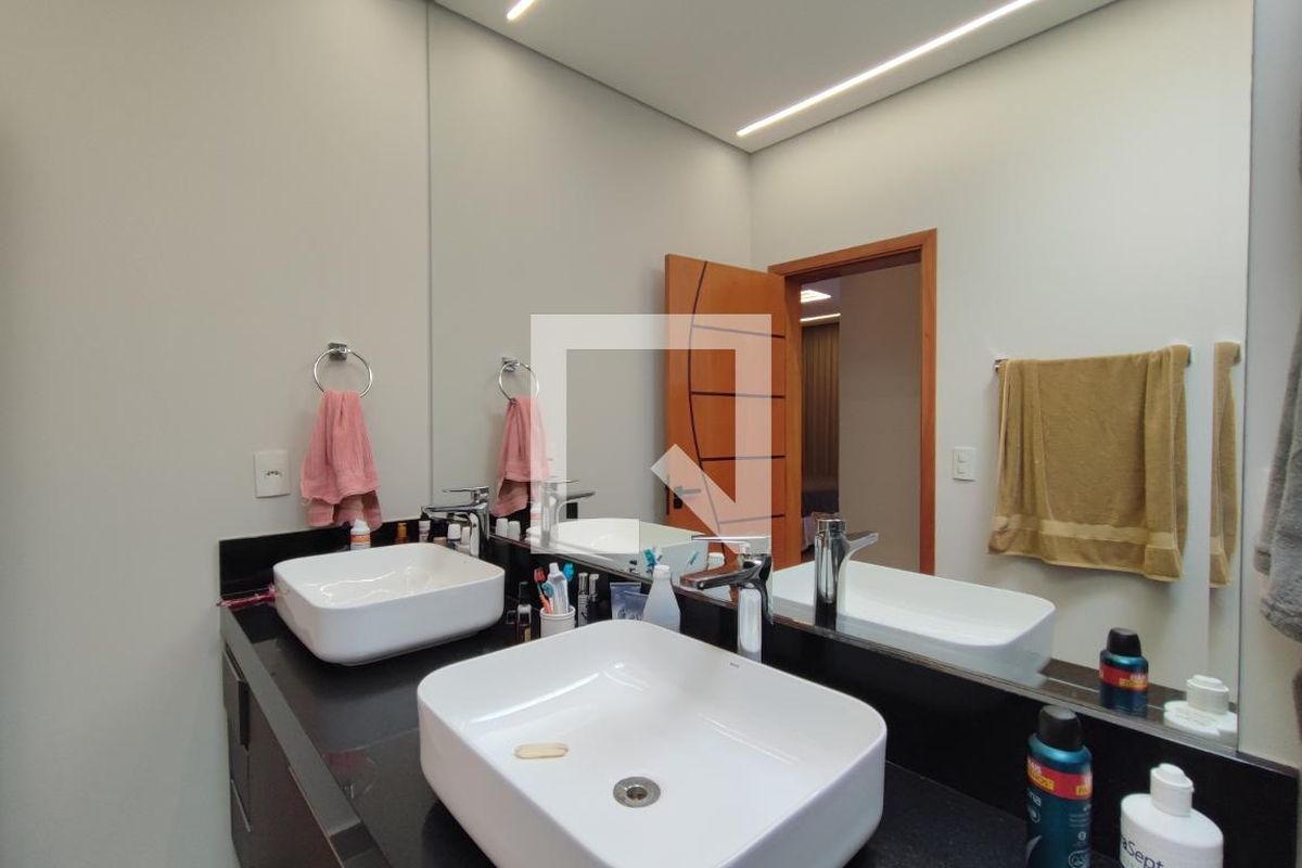 Casa à Venda - Swiss Park, 4 Quartos,  302 m2 em , Campinas - sp | SoloBR
