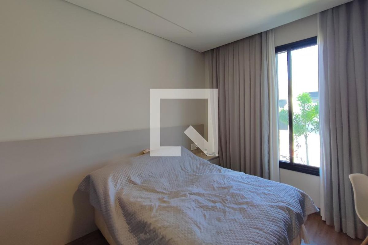 Casa à Venda - Swiss Park, 4 Quartos,  302 m2 em , Campinas - sp | SoloBR