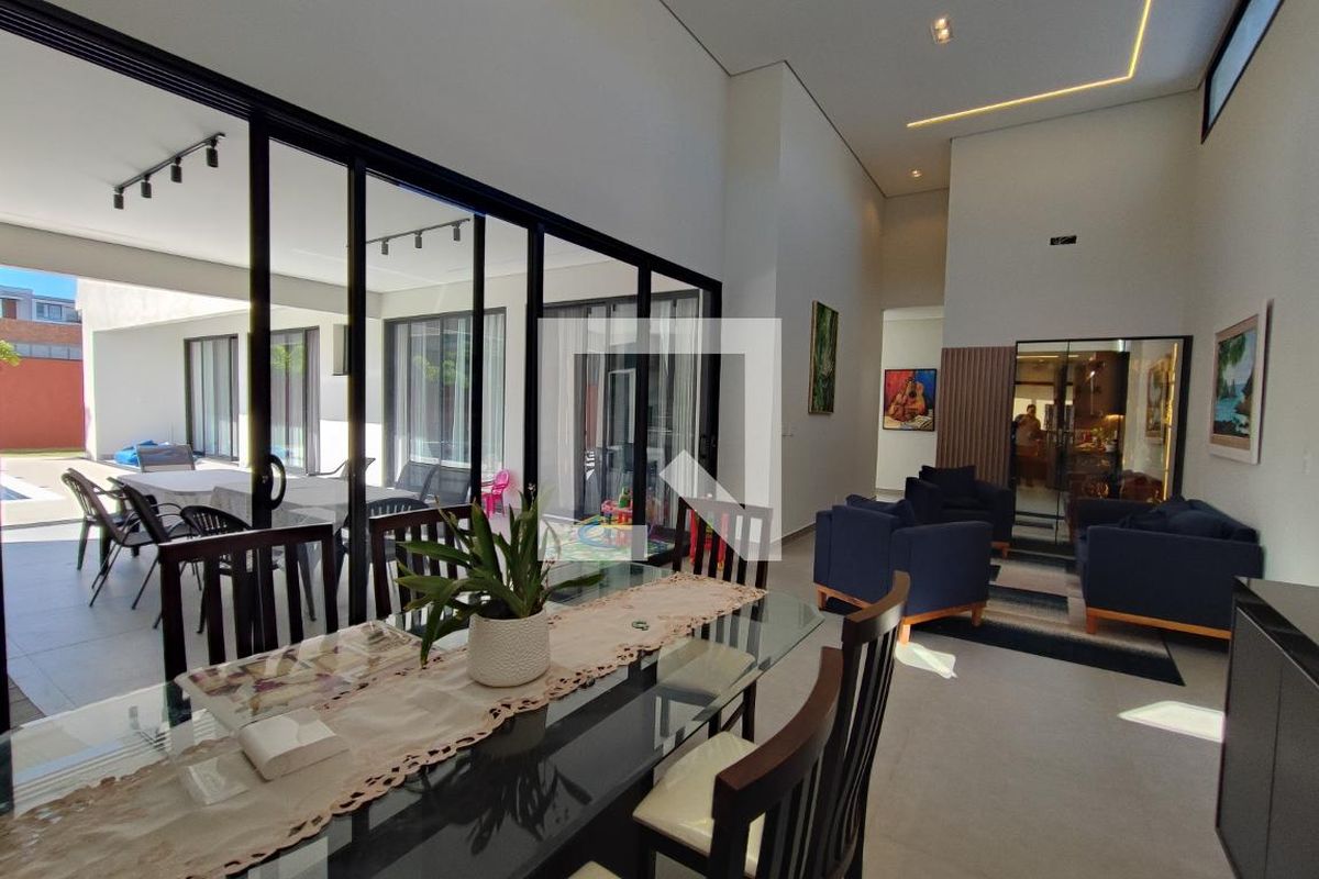 Casa à Venda - Swiss Park, 4 Quartos,  302 m2 em , Campinas - sp | SoloBR