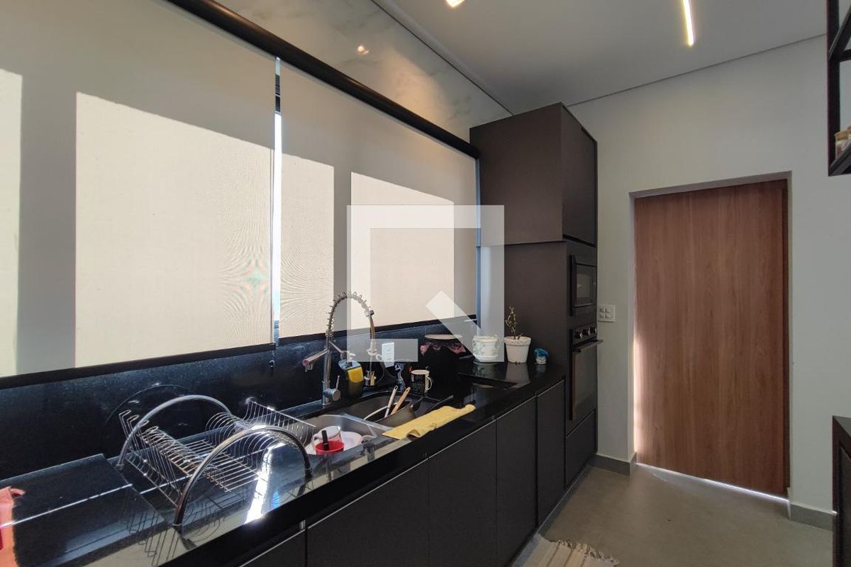 Casa à Venda - Swiss Park, 4 Quartos,  302 m2 em , Campinas - sp | SoloBR