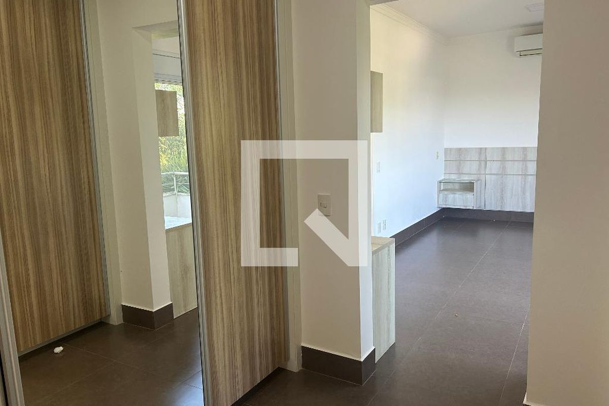 Casa à Venda - Swiss Park, 4 Quartos,  252 m2 em , Campinas - sp | SoloBR
