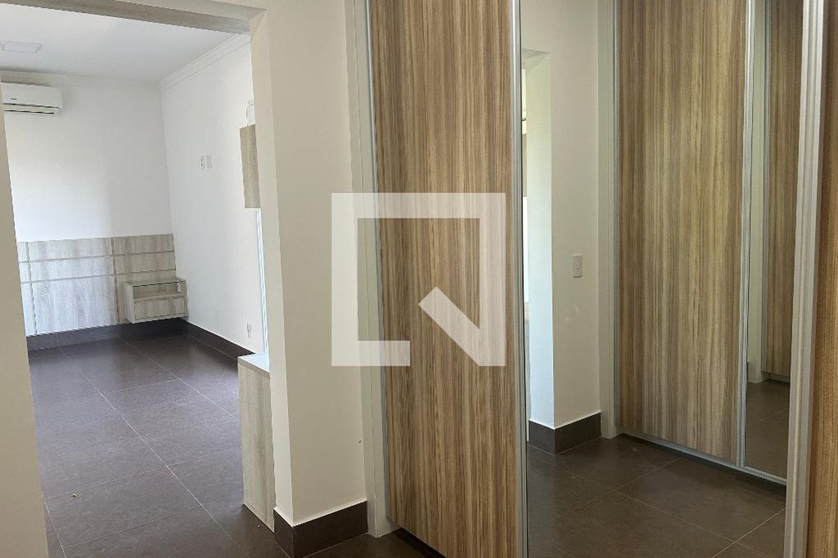 Casa à Venda - Swiss Park, 4 Quartos,  252 m2 em , Campinas - sp | SoloBR