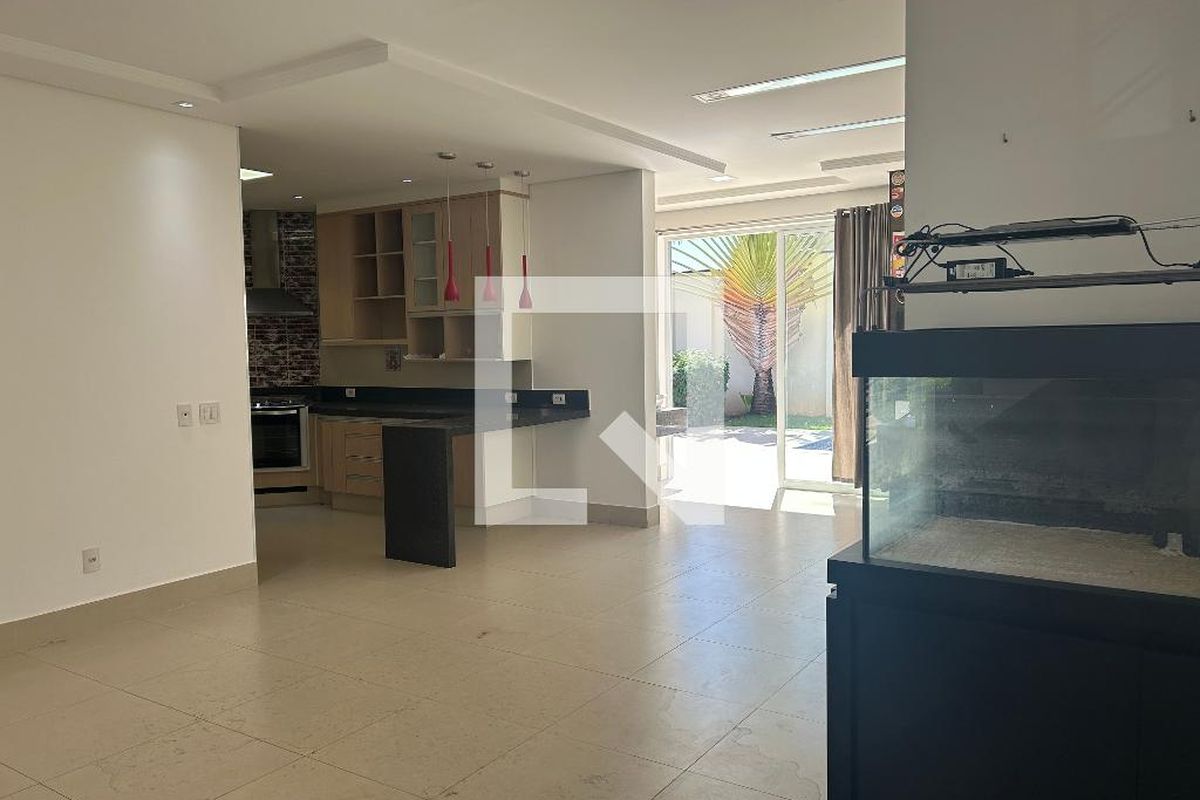 Casa à Venda - Swiss Park, 4 Quartos,  252 m2 em , Campinas - sp | SoloBR
