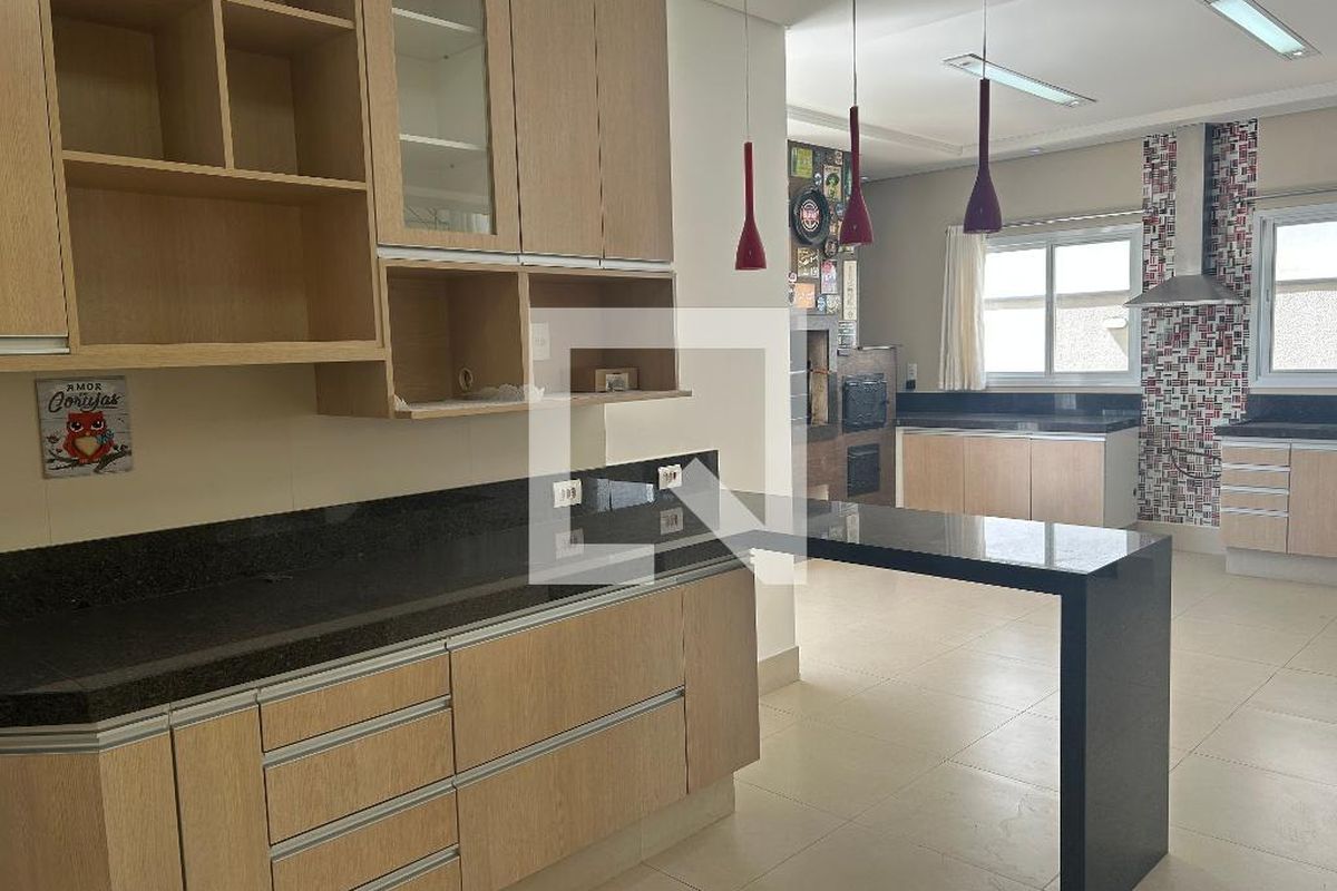 Casa à Venda - Swiss Park, 4 Quartos,  252 m2 em , Campinas - sp | SoloBR