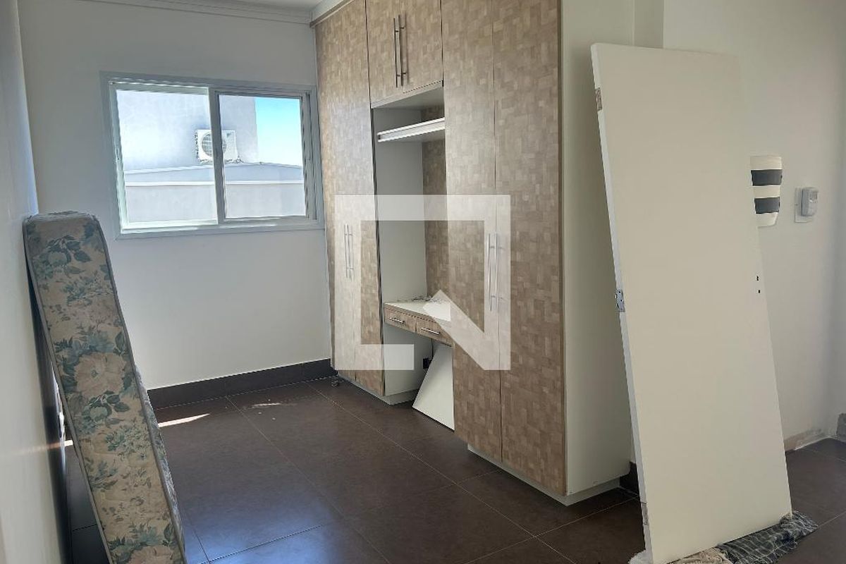 Casa à Venda - Swiss Park, 4 Quartos,  252 m2 em , Campinas - sp | SoloBR