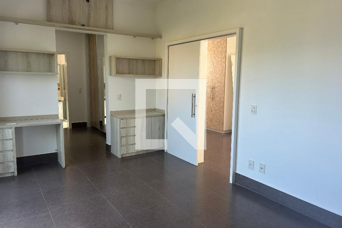 Casa à Venda - Swiss Park, 4 Quartos,  252 m2 em , Campinas - sp | SoloBR