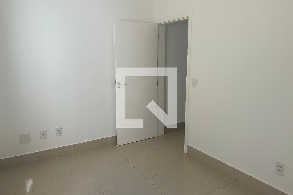 Casa à Venda - Swiss Park, 4 Quartos,  252 m2 em , Campinas - sp | SoloBR