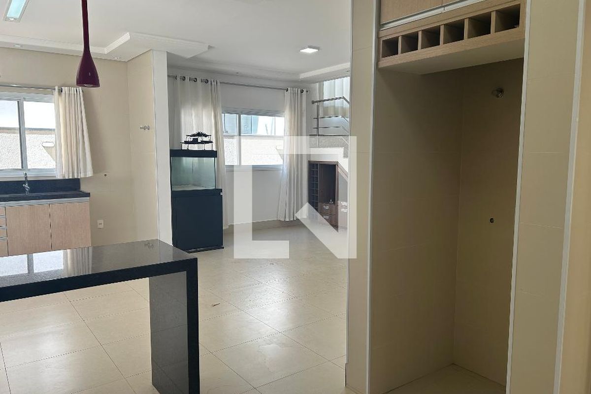 Casa à Venda - Swiss Park, 4 Quartos,  252 m2 em , Campinas - sp | SoloBR