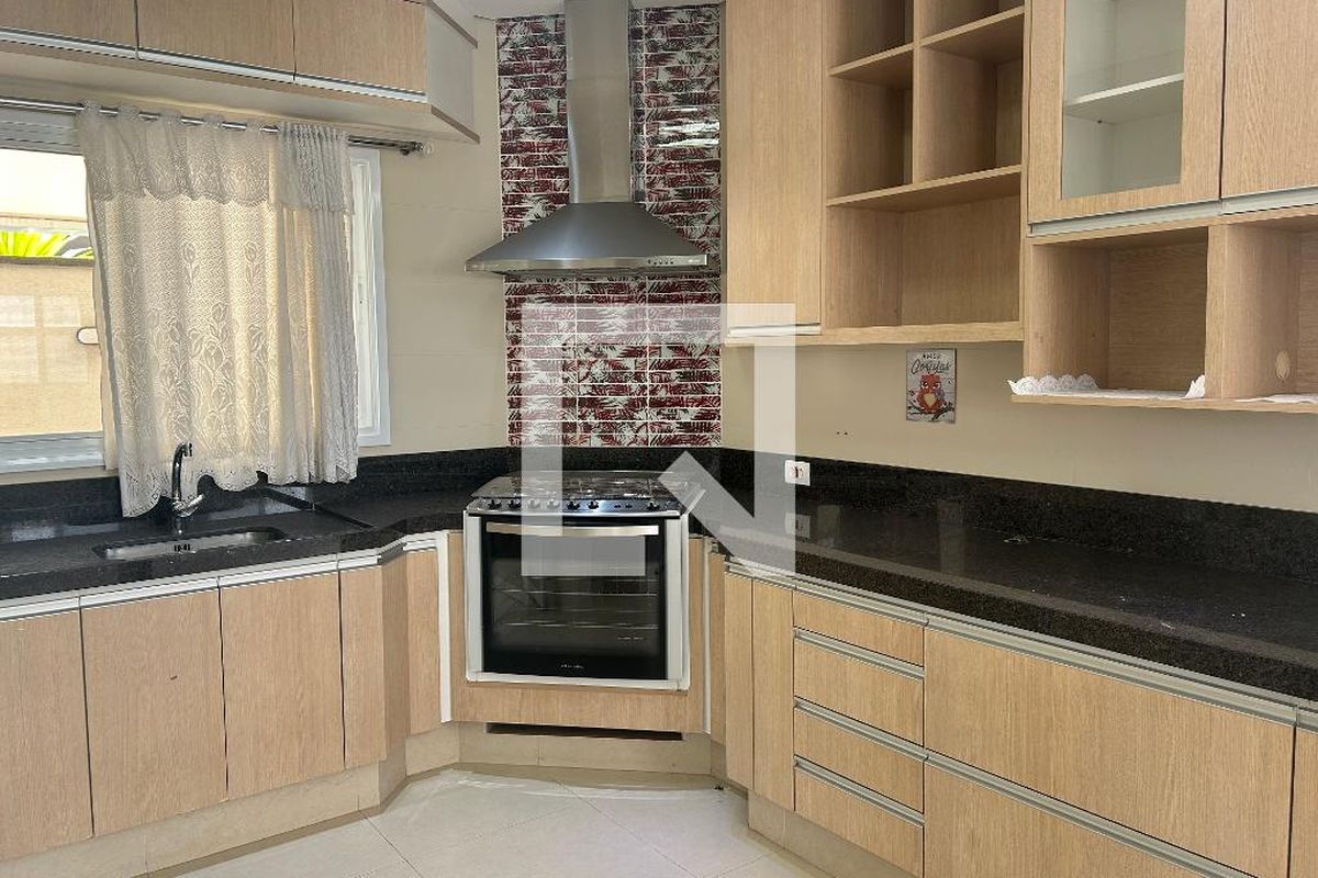 Casa à Venda - Swiss Park, 4 Quartos,  252 m2 em , Campinas - sp | SoloBR