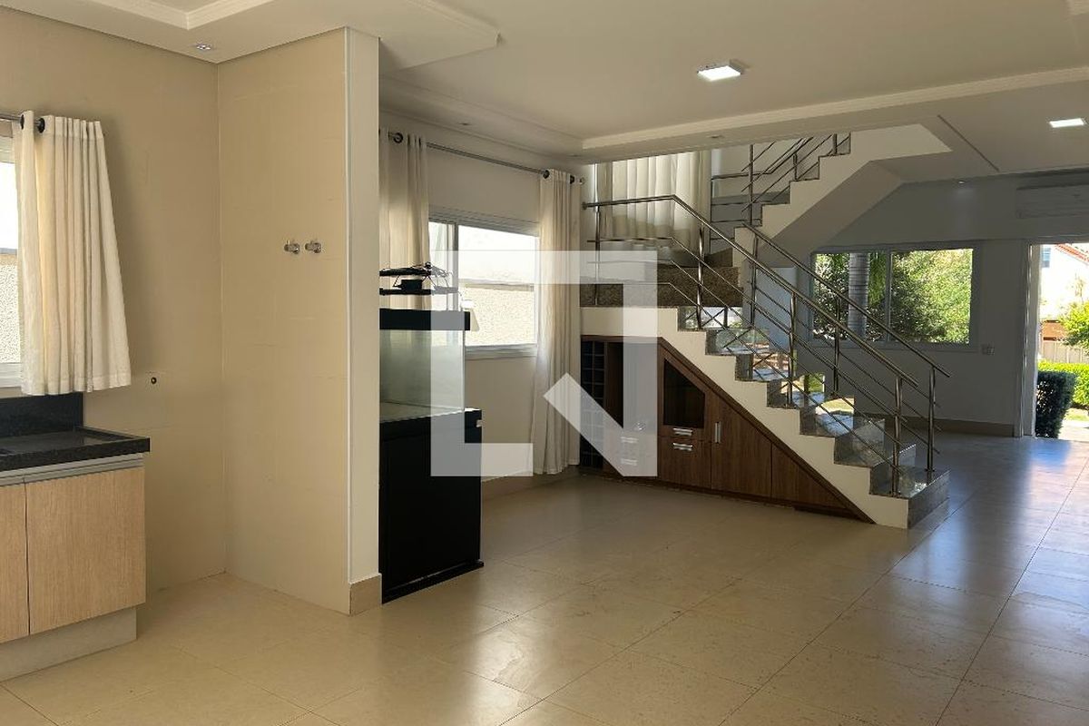 Casa à Venda - Swiss Park, 4 Quartos,  252 m2 em , Campinas - sp | SoloBR