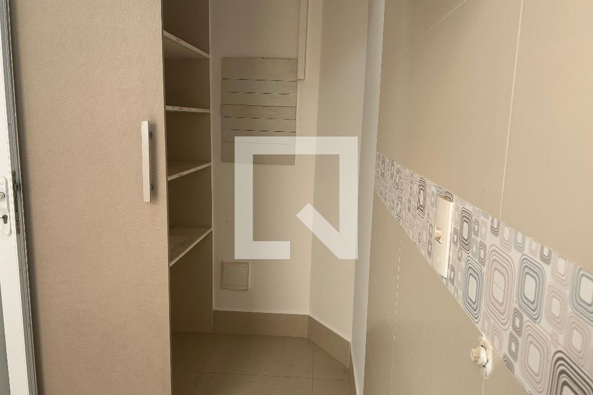 Casa à Venda - Swiss Park, 4 Quartos,  252 m2 em , Campinas - sp | SoloBR