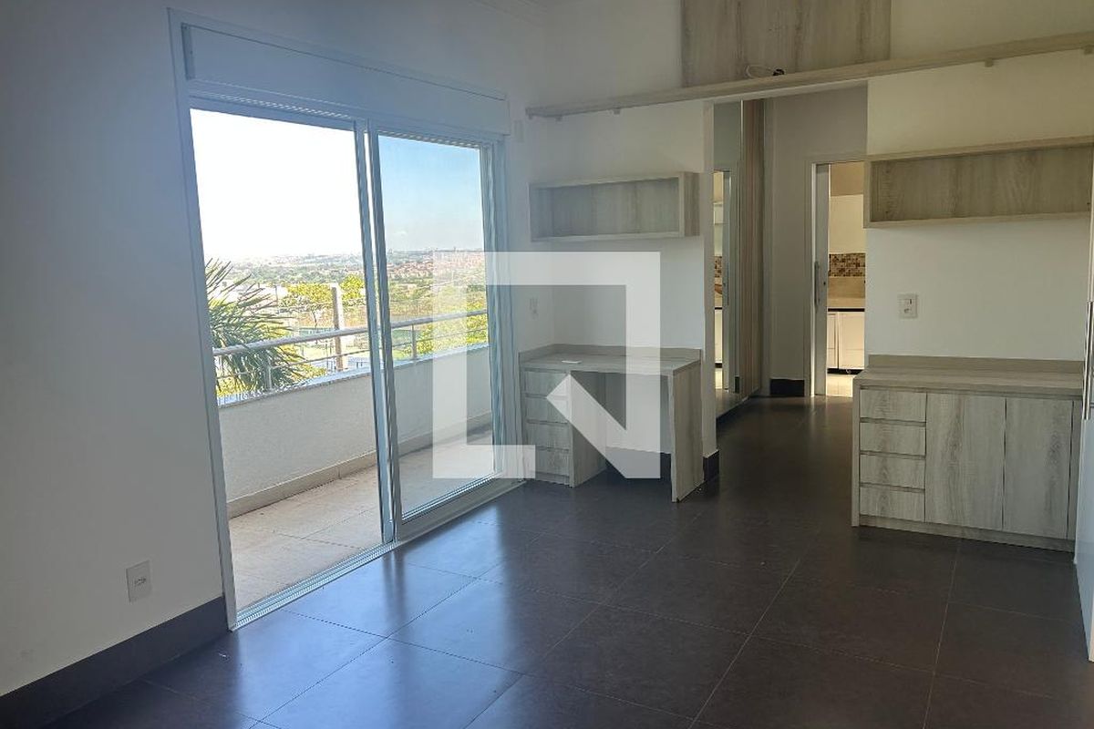 Casa à Venda - Swiss Park, 4 Quartos,  252 m2 em , Campinas - sp | SoloBR