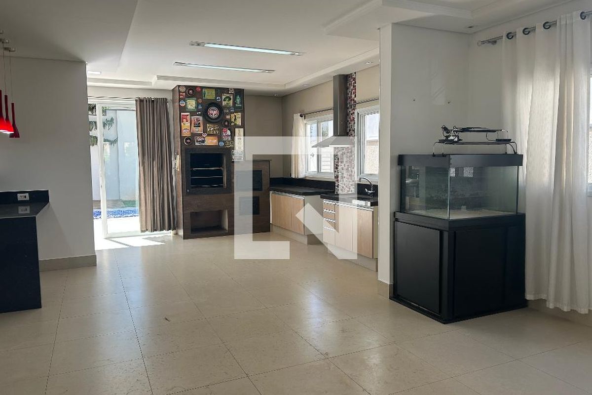 Casa à Venda - Swiss Park, 4 Quartos,  252 m2 em , Campinas - sp | SoloBR