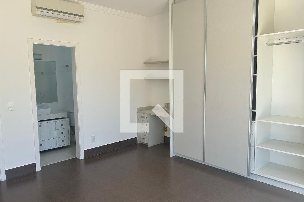 Casa à Venda - Swiss Park, 4 Quartos,  252 m2 em , Campinas - sp | SoloBR
