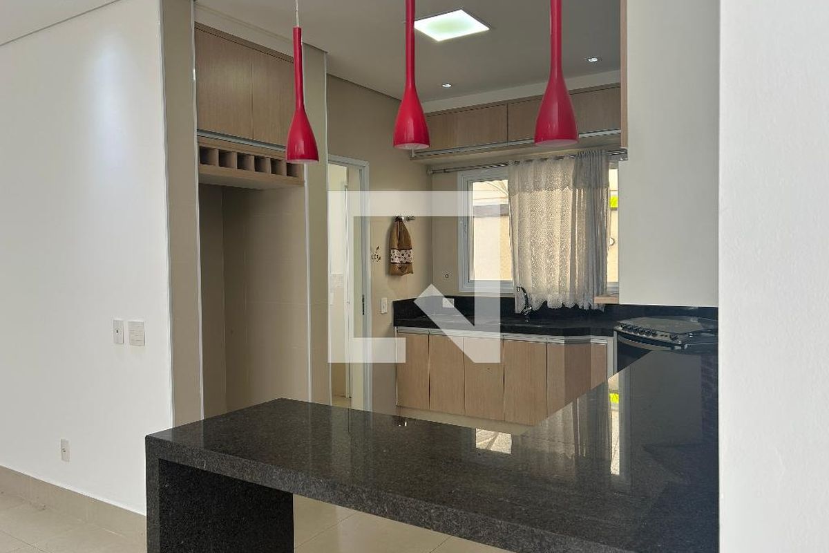 Casa à Venda - Swiss Park, 4 Quartos,  252 m2 em , Campinas - sp | SoloBR