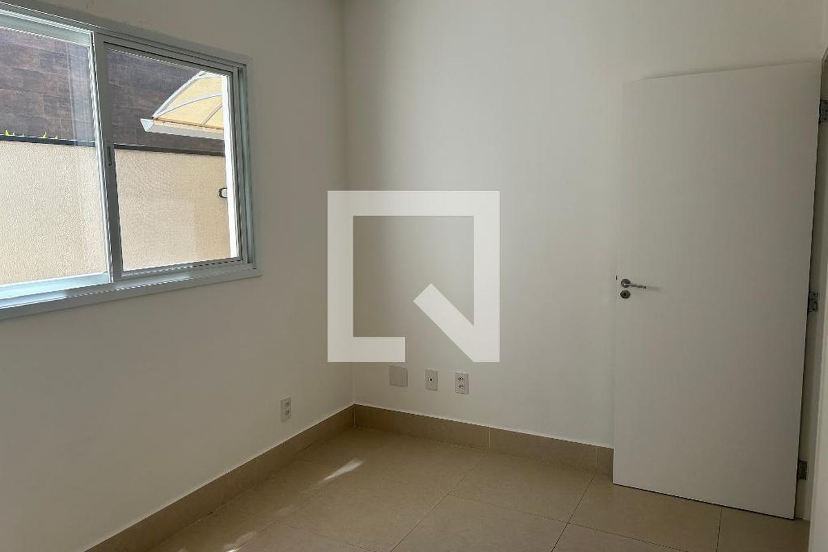 Casa à Venda - Swiss Park, 4 Quartos,  252 m2 em , Campinas - sp | SoloBR