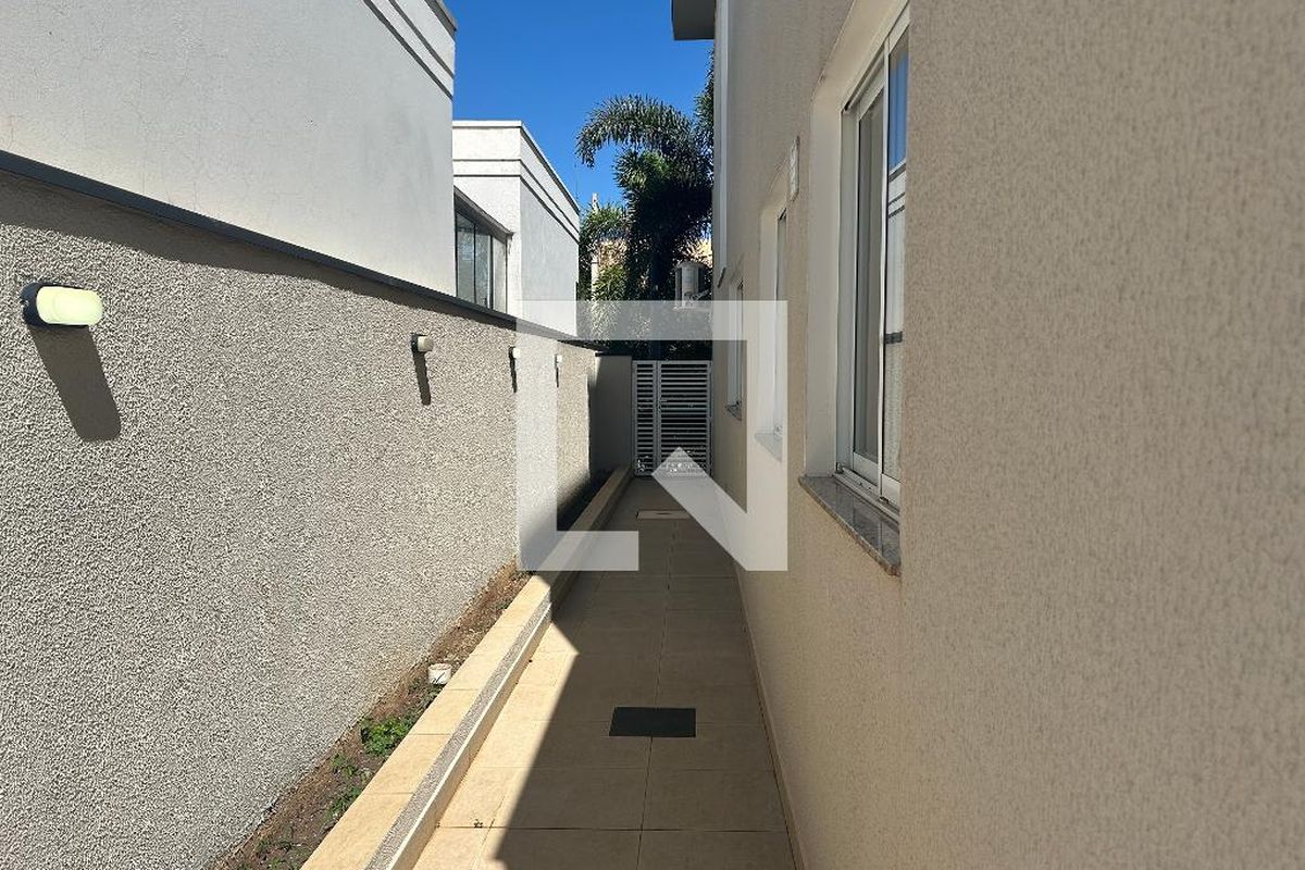 Casa à Venda - Swiss Park, 4 Quartos,  252 m2 em , Campinas - sp | SoloBR