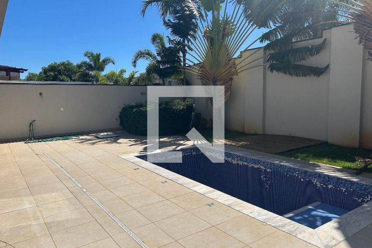 Casa à Venda - Swiss Park, 4 Quartos,  252 m2 em , Campinas - sp | SoloBR