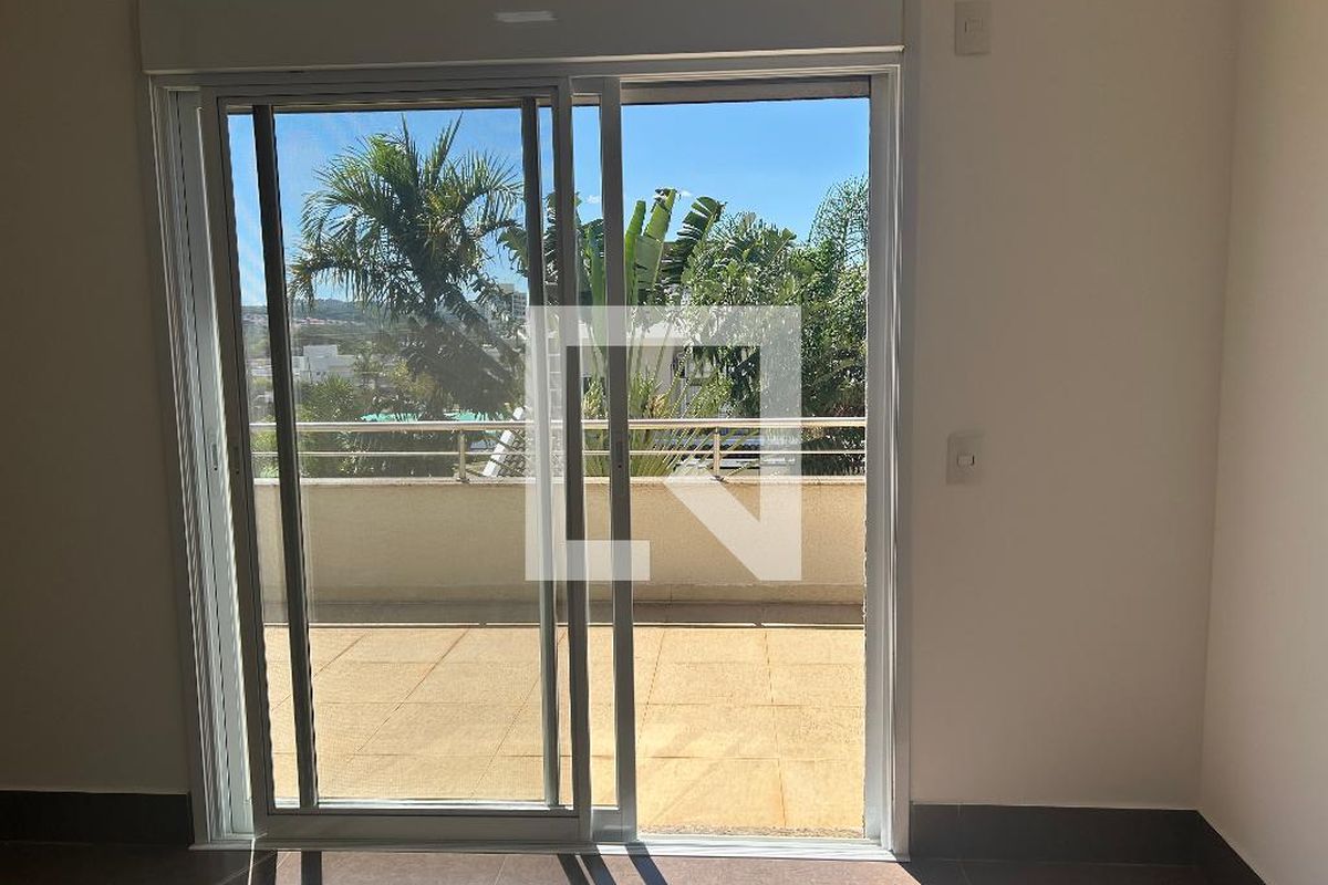 Casa à Venda - Swiss Park, 4 Quartos,  252 m2 em , Campinas - sp | SoloBR