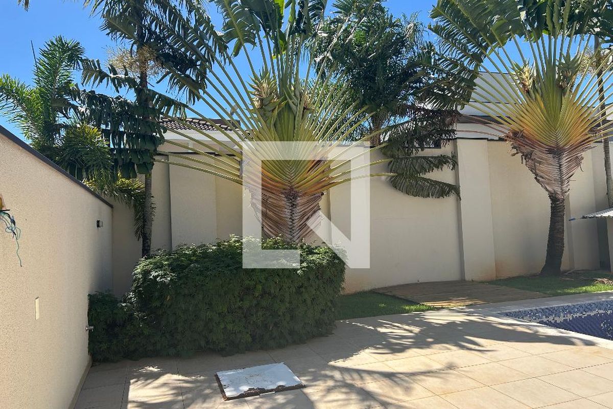 Casa à Venda - Swiss Park, 4 Quartos,  252 m2 em , Campinas - sp | SoloBR