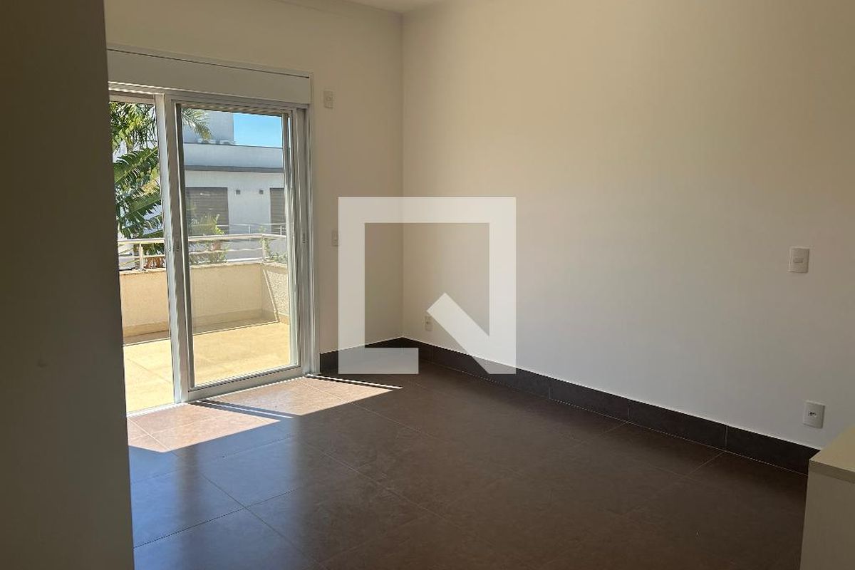 Casa à Venda - Swiss Park, 4 Quartos,  252 m2 em , Campinas - sp | SoloBR