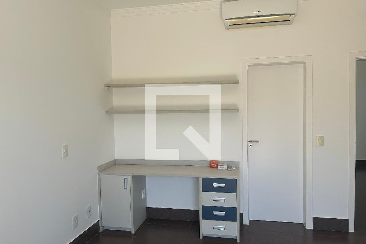Casa à Venda - Swiss Park, 4 Quartos,  252 m2 em , Campinas - sp | SoloBR