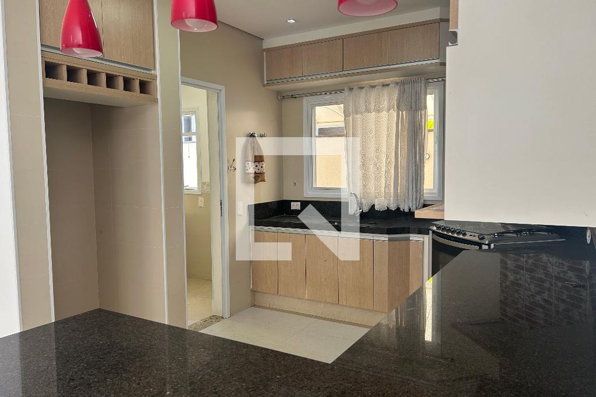 Casa à Venda - Swiss Park, 4 Quartos,  252 m2 em , Campinas - sp | SoloBR
